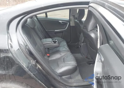 2013 Volvo S60 T5/T5 Platinum/T5 Premier/T5 Premier Plus z USA, uszkodzony, nr VIN YV1612FS7D1228728